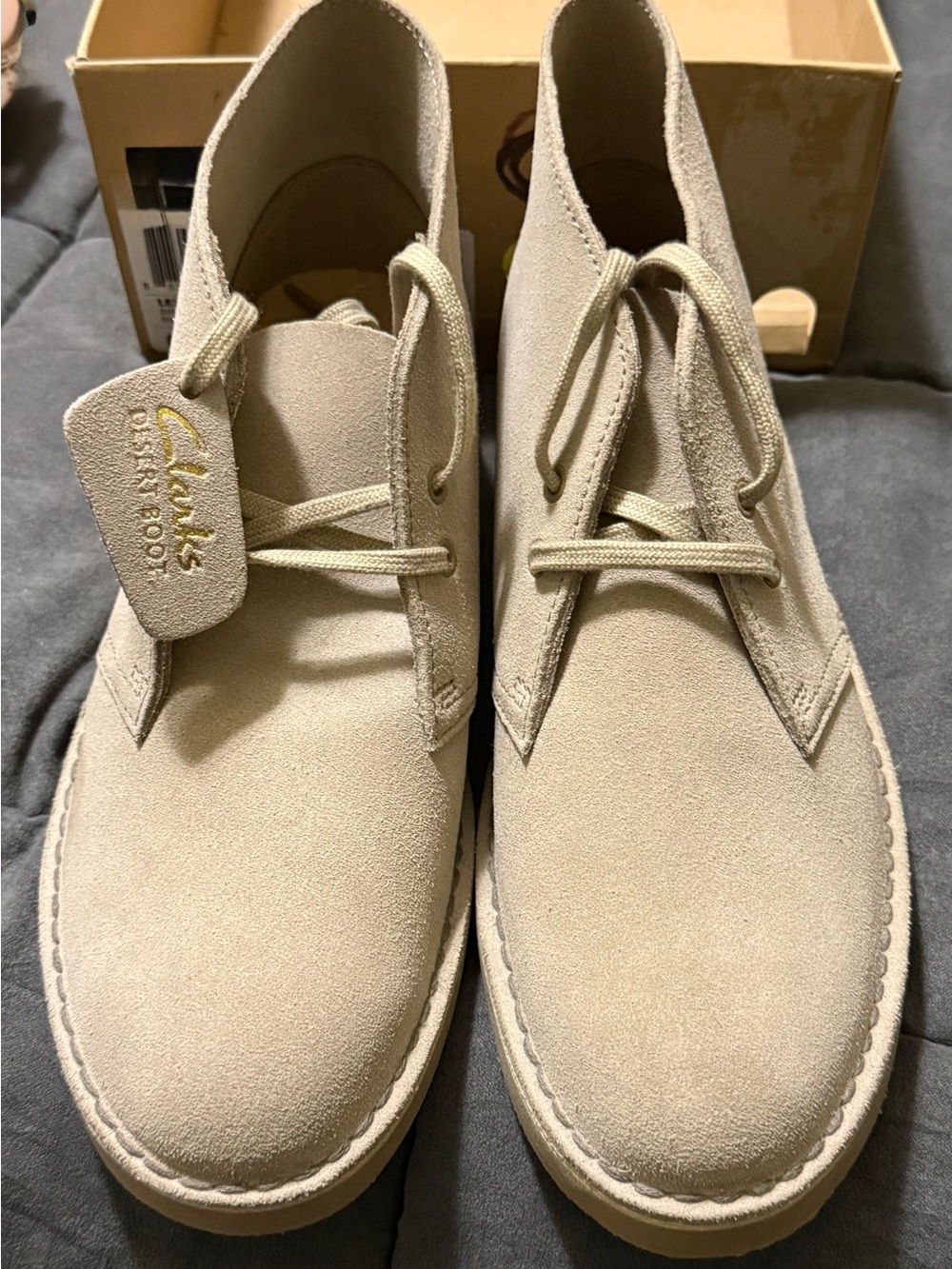 Clarks Desert Boot in Light Beige Suede